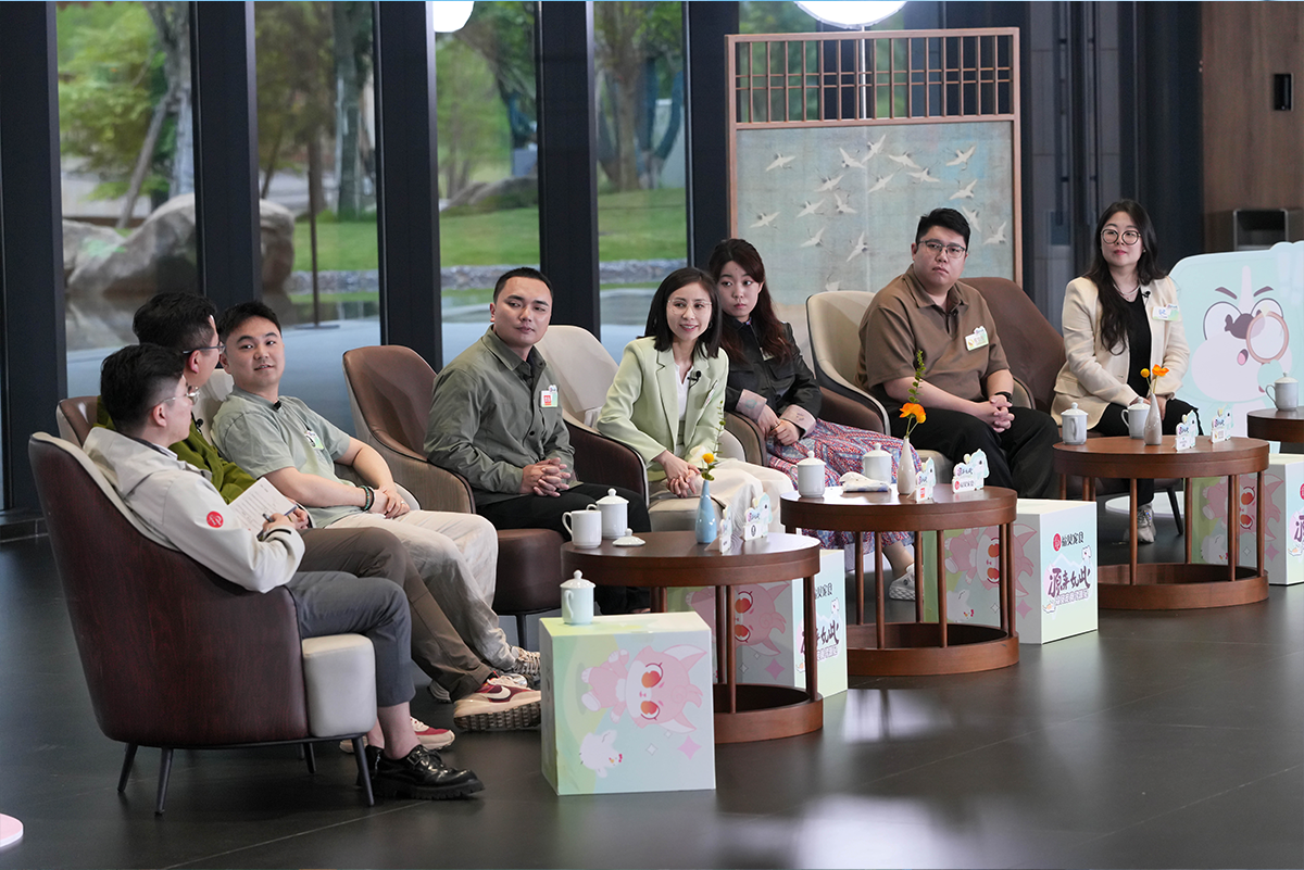 節(jié)目錄制 側(cè)面全景.png